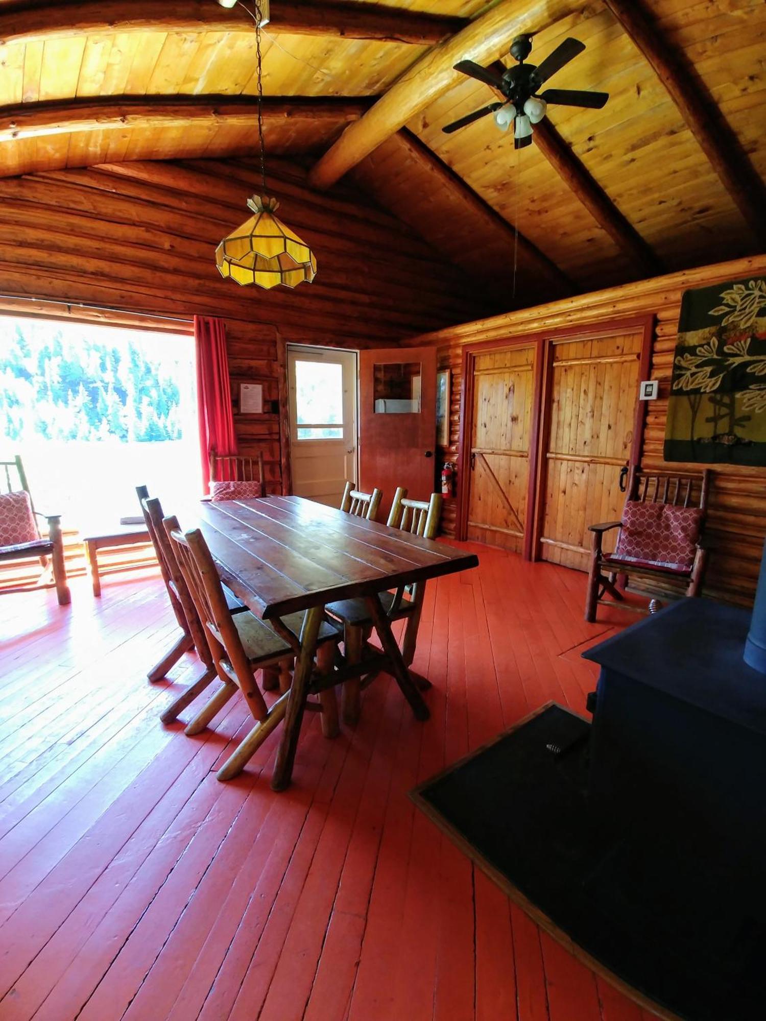 Kan-A-Mouche Pourvoirie Auberge Et Chalets Saint-Michel Habitación foto