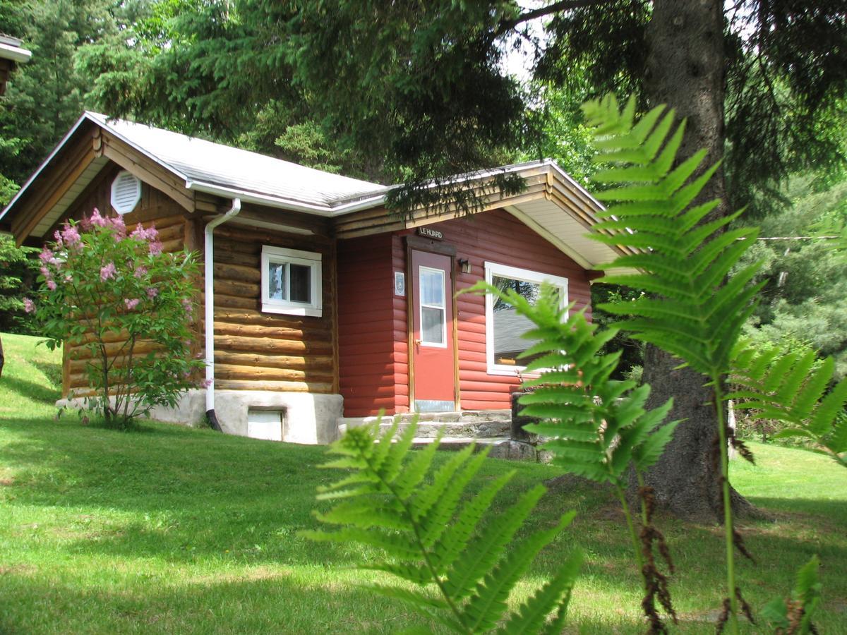 Kan-A-Mouche Pourvoirie Auberge Et Chalets Saint-Michel Exterior foto